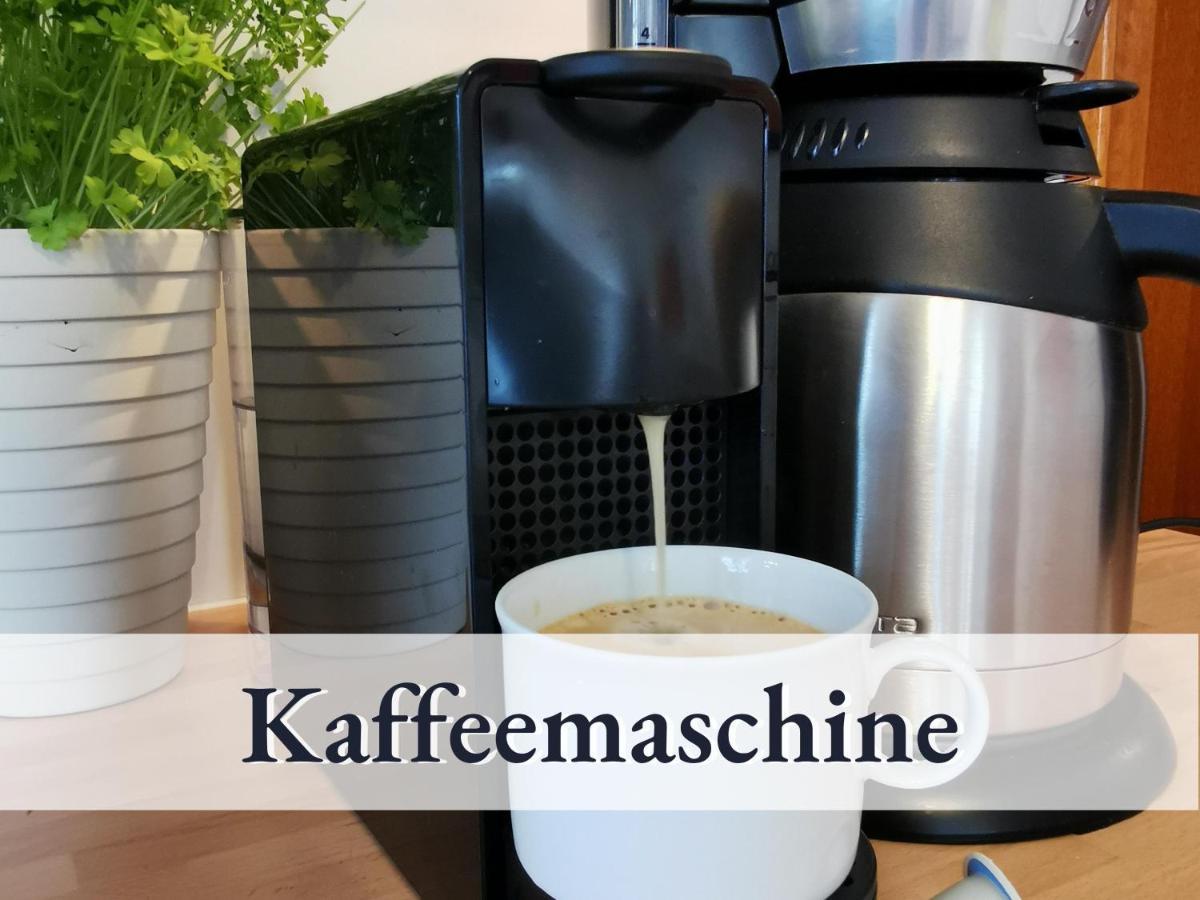 Grosse Moderne Ferienwohnung In Bester Bodenseelage L 1 Minute Zum Bodensee L 2 Zimmer L Vollausgestattete Kueche L Sonnenbalkon L Wlan L Willkommen Im Apartment Guettingen Radolfzell am Bodensee Buitenkant foto
